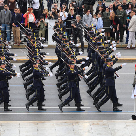 Μα ήταν αυτή ελληνική παρέλαση;