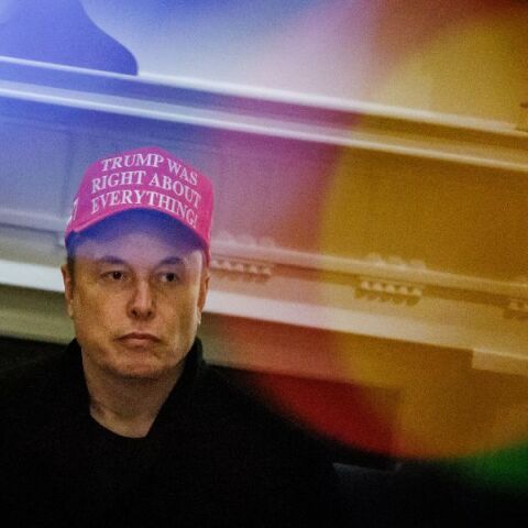 Η αποξενωμένη κόρη του Έλον Μασκ, Βίβιαν, τον τρολάρει στο TikTok και αντιδρά στο τρανσφοβικό σχόλιό του δισεκατομμυριούχου