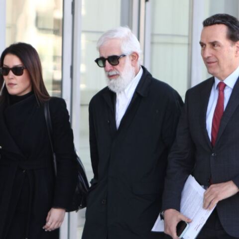 Παπαχαραλάμπους - Παπούλια: Τα χειρόγραφα μηνύματα που φέρονται να έστειλαν στον Φιλιππίδη