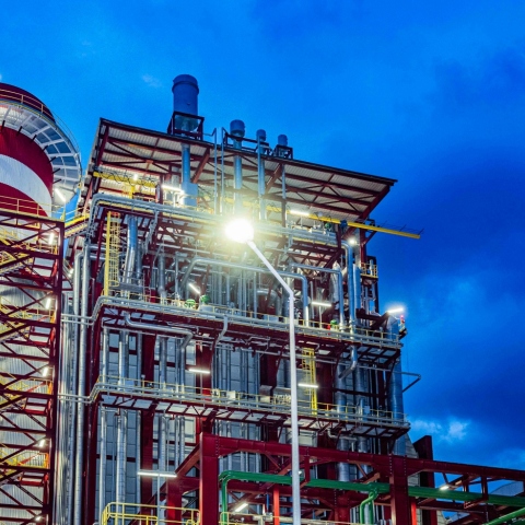 Προσεγγίζοντας τη METLEN: Ο Τάσος Βρεττός καταγράφει ένα νέο Βιομηχανικό Κοσμοπολιτισμό