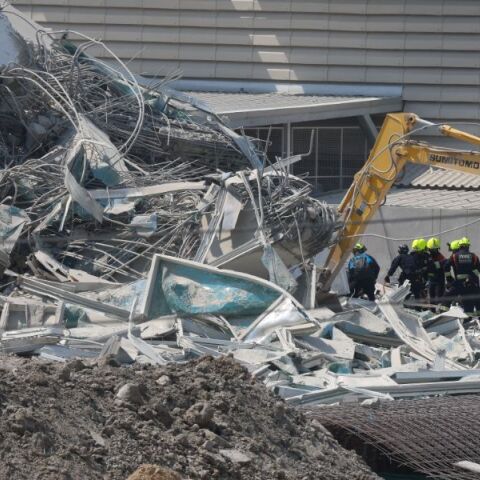 Μιανμάρ: Η στιγμή που πέφτει υπό κατασκευή ουρανοξύστης στην Μπανγκόκ - 43 παγιδευμένοι εργάτες στα συντρίμμια του