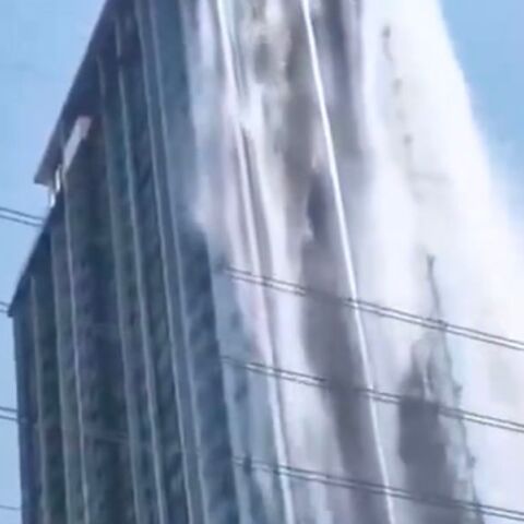 Μιανμάρ: Η στιγμή που οι πισίνες των ουρανοξυστών γίνονται καταρράκτες την ώρα του σεισμού