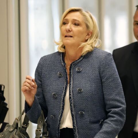 Γαλλία: Καταδίκη της Μαρίν Λεπέν για υπεξαίρεση ευρωπαϊκών κονδυλίων - Η απόφαση ενδέχεται να έχει σοβαρές επιπτώσεις στο πολιτικό της μέλλον