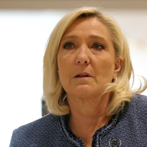 Γαλλία: Στήριξη της Μαρίν Λεπέν από το Κρεμλίνο μετά την καταδίκη της - Στο πλευρό της και οι ομοϊδεάτες Βίκτορ Όρμπαν και Ματέο Σαλβίνι 