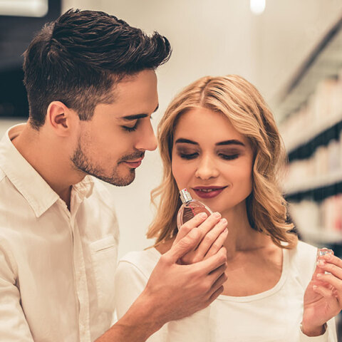 Τα 10 καλύτερα unisex αρώματα που πρέπει να δοκιμάσεις