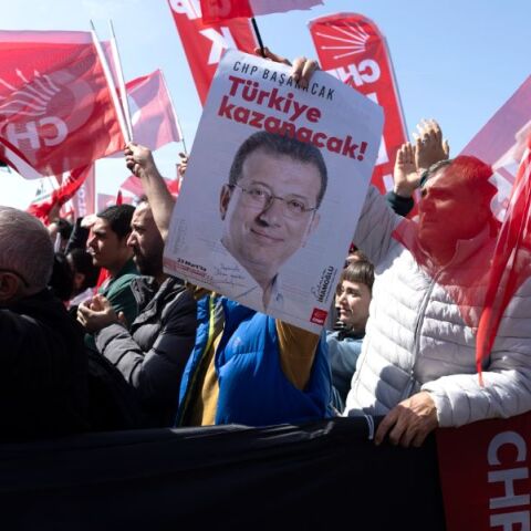 Νέα ανάρτηση Ιμάμογλου: Είναι αξιολύπητοι - Επιτίθενται τώρα με τυφλό μένος στην οικογένειά μου