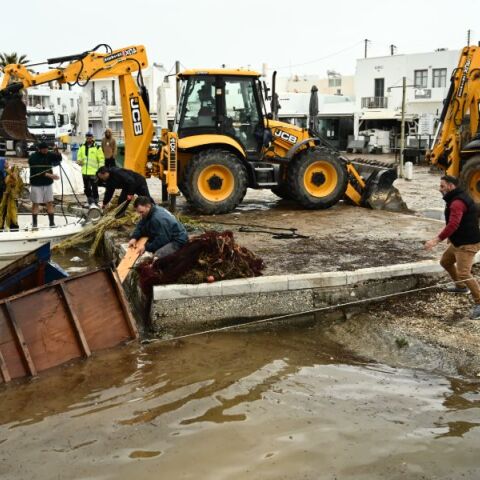 Κακοκαιρία: Εικόνες δείχνουν το μέγεθος της καταστροφής σε Πάρο, Μύκονο και Χανιά