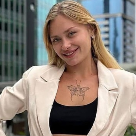 Νεότερα για την κατάσταση της κοπέλας από το OnlyFans που βρέθηκε ημιθανής στο Ντουμπάι 