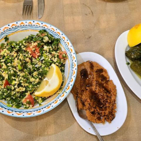 Στο Σισλί για φιστικλί κεμπάπ και άλλα ωραία της πολίτικης κουζίνας