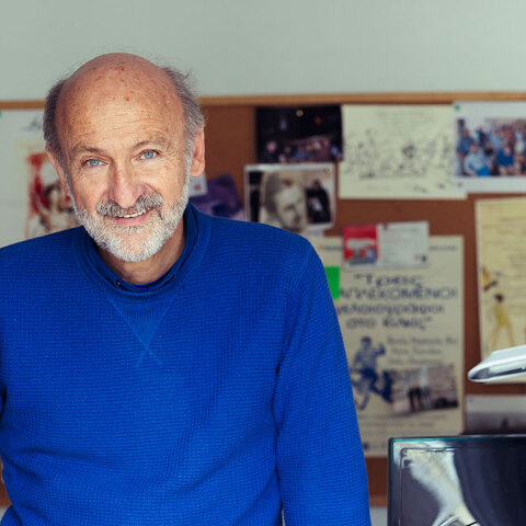 Ανδρέας Πετρουλάκης: Ο εργάτnς του εφήμερου