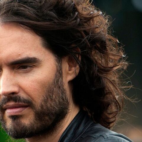 Βρετανία: Κατηγορίες για βιασμό και σεξουαλικές επιθέσεις κατά του κωμικού Ράσελ Μπραντ ανακοίνωσε η Μητροπολιτική Αστυνομία