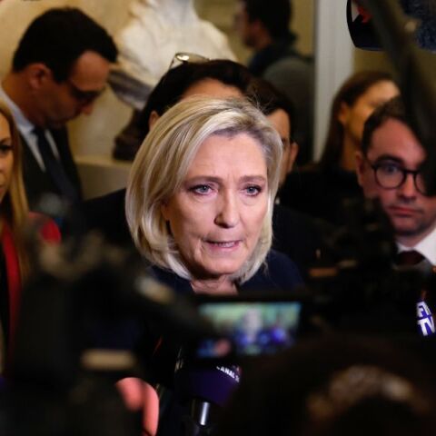 Αντιδράσεις στη Γαλλία για τον αποκλεισμό της Μαρίν Λεπέν από τις εκλογές - Κάλεσμα σε συγκεντρώσεις από όλα τα πολιτικά μέτωπα.