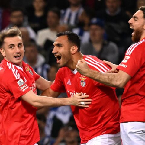 Παυλίδης: Έγινε ο πρώτος παίκτης στην ιστορία της Μπενφίκα που κάνει χατ-τρικ στο Ντραγκάο - Ιστορικό βράδυ για τον Έλληνα διεθνή