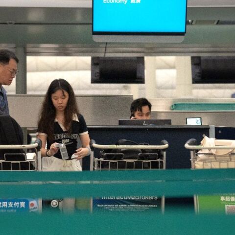 Η Κίνα προειδοποιεί τους πολίτες για τους κινδύνους ταξιδιού στις ΗΠΑ μετά τους δασμούς 84%