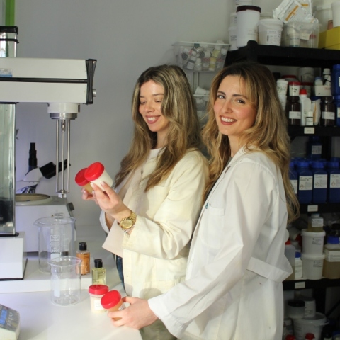 Δημιουργούν υγρά καλλυντικά χωρίς νερό