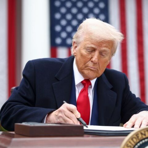 Λευκός Οίκος: Οι δασμοί στην Κίνα ανέρχονται συνολικά σε 145% - 