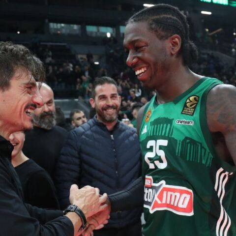 Δημήτρης Γιαννακόπουλος: Επική δήλωση μετά το νέο συμβόλαιο που υπέγραψε ο Κέντρικ Ναν με τον μπασκετικό Παναθηναϊκό μέχρι το 2028