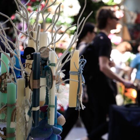 Εορταστικό ωράριο: Ποιες ώρες είναι ανοιχτά καταστήματα και σούπερ μάρκετ σήμερα, Κυριακή των Βαΐων