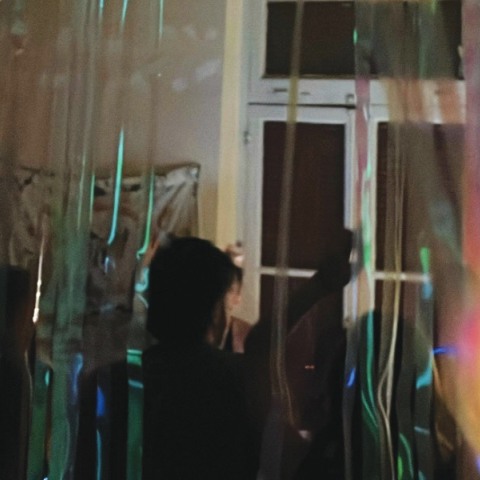 Ξημέρωμα Κυριακής στο «Άσυλο» της Λένορμαν