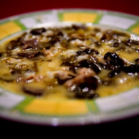 Γιατί τρώμε μαγειρίτσα το βράδυ του Μεγάλου Σαββάτου μετά την Ανάσταση - Μία παραδοσιακή επιλογή ή κάτι περισσότερο;