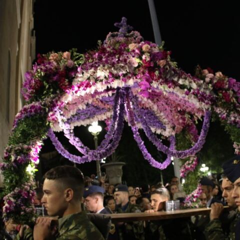 Μεγάλη Παρασκευή: Τι ώρα θα γίνει η περιφορά του Επιταφίου
