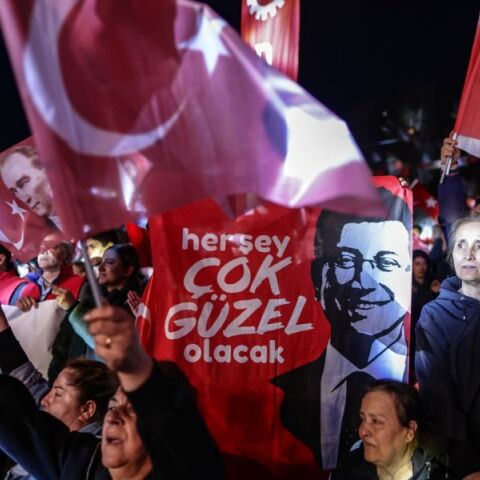 Εκρέμ Ιμάμογλου: Ένας μήνας από τη σύλληψή του - Δικάζονται φοιτητές που είχαν πρωτοστατήσει στις κινητοποιήσεις