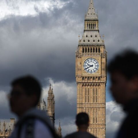 Βρετανία: Ασθενείς με καρκίνο στερούνται σωτήρια φάρμακα λόγω του κόστους του Brexit, αποκαλύπτει έκθεση - Οι ασθενείς στην υπόλοιπη Ευρώπη επωφελούνται 