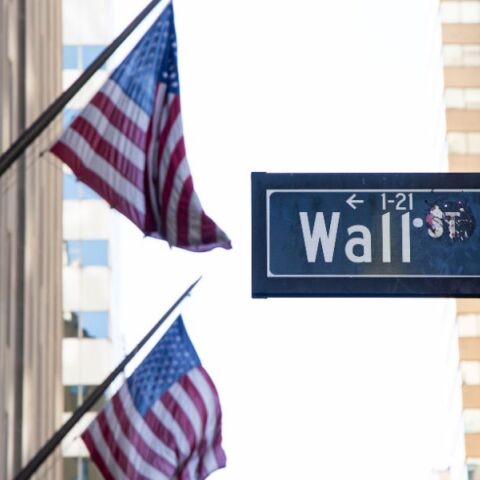 Scope Ratings: Τρία σενάρια για την εξέλιξη της επιθετικής εμπορικής πολιτικής των ΗΠΑ - Οι παγκόσμιες επιπτώσεις των δασμών Τραμπ 