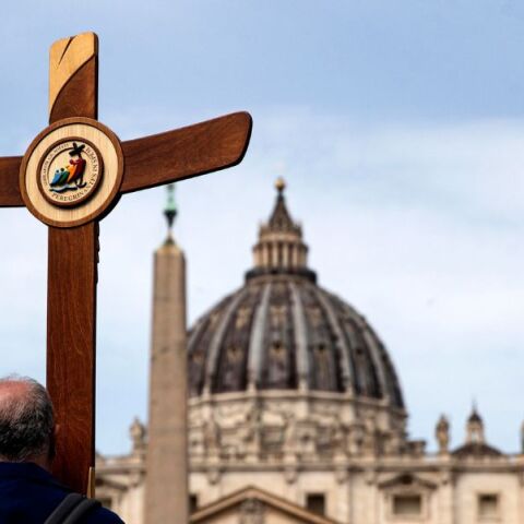Θάνατος του πάπα Φραγκίσκου: Αντιδράσεις ηγετών στην Ιταλία, τη Γαλλία, την Ισπανία, την ΕΕ, τη Ολλανδία, το Ιράν, το Ισραήλ