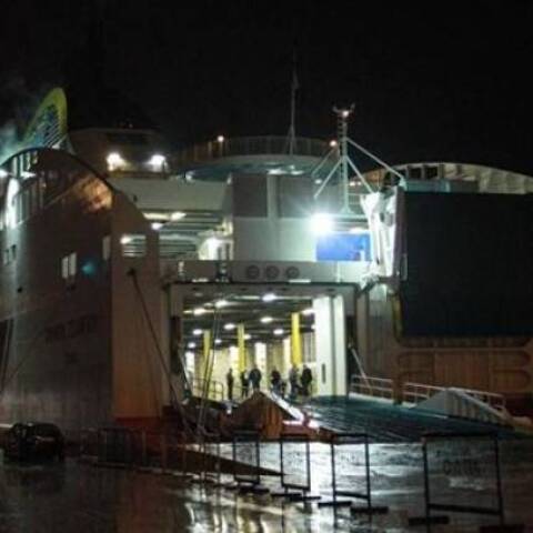 Πλοίο στο λιμάνι