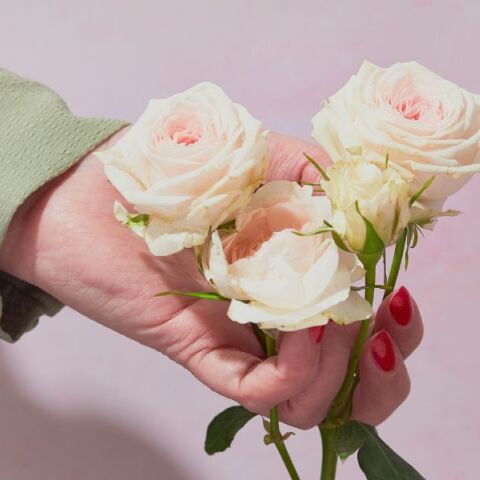 Ποιοι γιορτάζουν σήμερα, 28 Απριλίου 2025; - Το εορτολόγιο της Athens Voice σου τους θυμίζει.