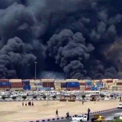 Ιράν: Έκρηξη σημειώθηκε στο λιμάνι της Μπαντάρ Αμπάς - Σε 516 ανήλθε ο αριθμός των τραυματιών - Οι Αρχές ερευνούν τα αίτια