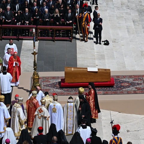 LIVE | Κηδεία Πάπα Φραγκίσκου: Ξεκίνησε η πομπή για τη Βασιλική της Σάντα Μαρία Ματζόρε