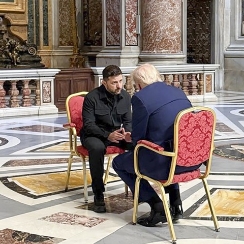 Τραμπ και Ζελένσκι συναντήθηκαν πριν την κηδεία του Πάπα Φραγκίσκου