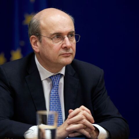 Κωστής Χατζηδάκης: Νέα μέτρα στήριξης της μεσαίας τάξης έρχονται τον Σεπτέμβριο - Θα έχουν ως στόχο τη μείωση της φορολογίας