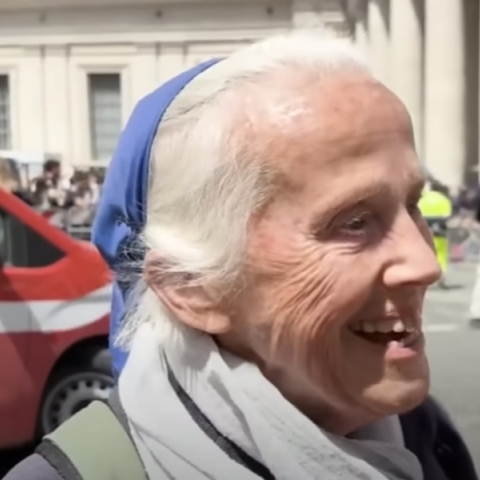 Η φίλη του Πάπα και το βαρύ βιογραφικό της 