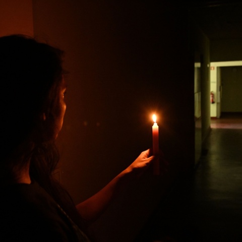 Γυναίκα με κερί στην Ισπανία