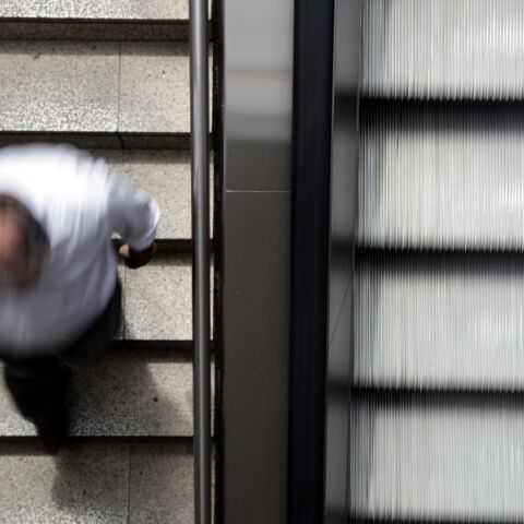 Αμπελόκηποι: Καπνοί στις κυλιόμενες σκάλες του μετρό