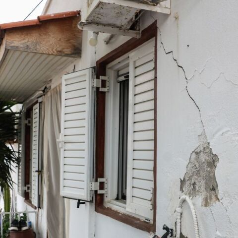 Κρήτη: Μεγαλώνουν οι ρωγμές - «Ανοίγουν» κι άλλα χωριά με τους κατοίκους να αγωνιούν για τα σπίτια τους