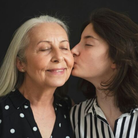 Γιορτή της Μητέρας 2025: Πότε πέφτει φέτος