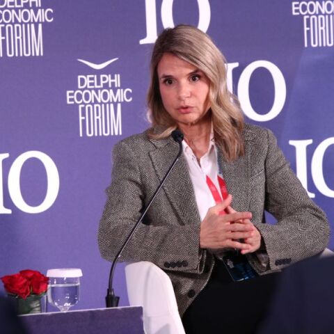 Αποστολάκη: Πόσοι είναι και πόσο κοστίζουν στο Ελληνικό Δημόσιο οι μετακλητοί υπάλληλοι των Υπουργών και Υφυπουργών;