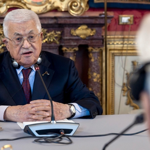 Το αίτημα του Μαχμούντ Αμπάς να απελευθερώσει η Χαμάς τους ομήρους και να παραδώσει τον οπλισμό της, η υποκρισία των υπερασπιστών της στην Ελλάδα και τα δεινά του λαού της Παλαιστίνης.