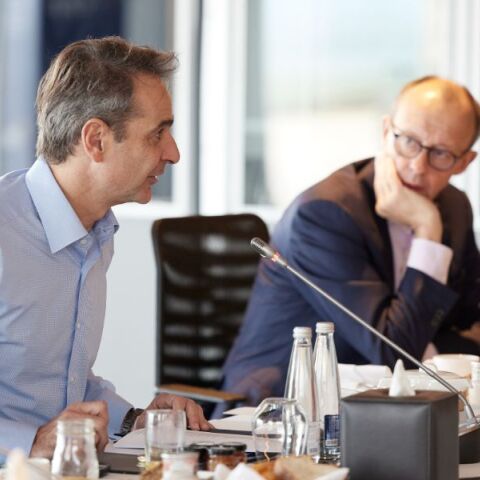 Συγχαρητήρια του Μητσοτάκη στον Μερτς