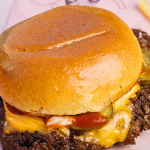 Epos Burgers: τα original smashed burgers 