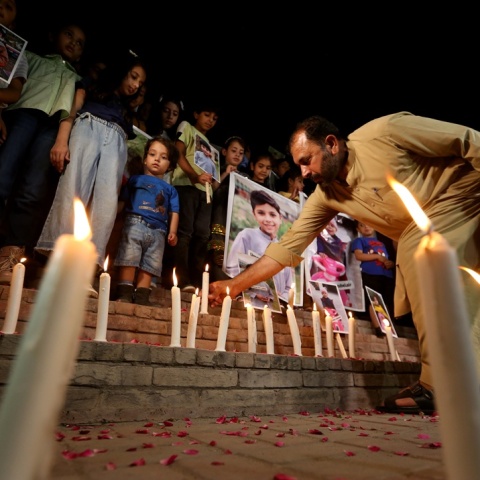 Κεριά στη μνήμη νεκρών στο Πακιστάν