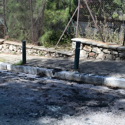 Το σημείο όπου βρέθηκε το απανθρακωμένο πτώμα μέσα σε τζιπ