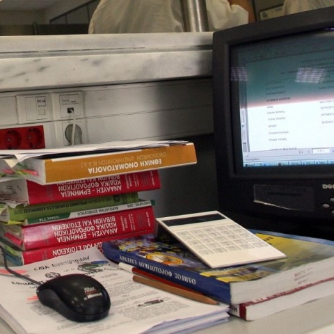 Αξιολόγηση δημόσιων υπηρεσιών από τους πολίτες: Μετέωρο βήμα ή αποφασιστική τομή;