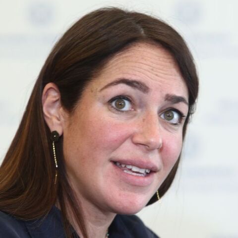 Δόμνα Μιχαηλίδου: «Νεότητα και γονεϊκότητα δεν είναι διαζευκτική αλλά συνδυαστική σχέση» - Τι είπε για τη δημιουργία οικογένειας στις ηλικίες 25-35 ετών