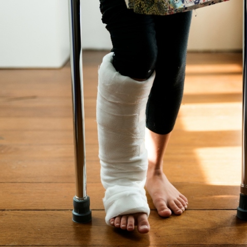 Η θεοπάλαβη θεωρία για όσους δεν έσπασαν ποτέ κανένα οστό 