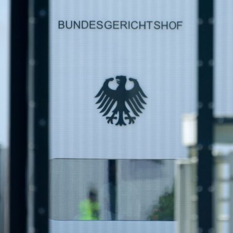 Η Γερμανία απαγορεύει βασικό τμήμα ακροδεξιάς οργάνωσης που επιχειρεί την ανατροπή του κράτους - Επιδρομές σε επτά ομόσπονδα κρατίδια